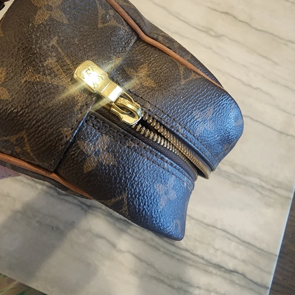 Louis vuitton toiletry bag 25 - Picture 12 of 13